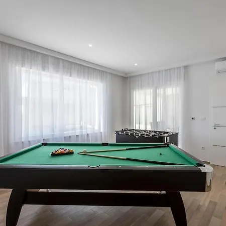 아파트 Luxury With Pool Kaštela