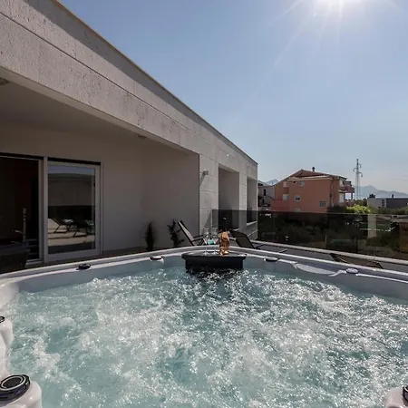 Luxury With Pool Kaštela