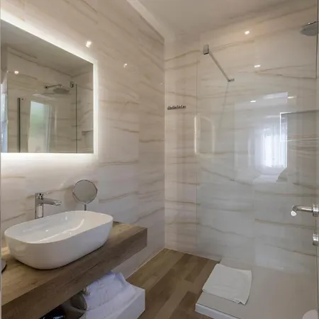 Luxury With Pool 아파트