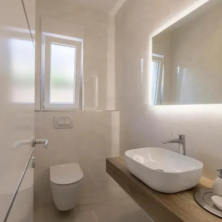 아파트 Luxury With Pool