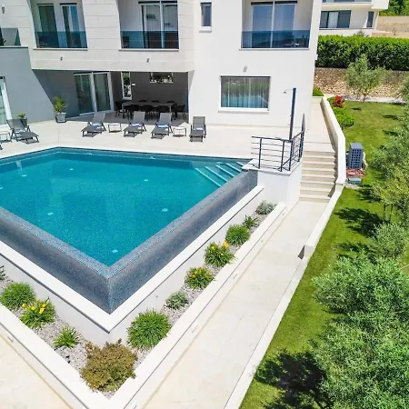 아파트 Luxury With Pool *