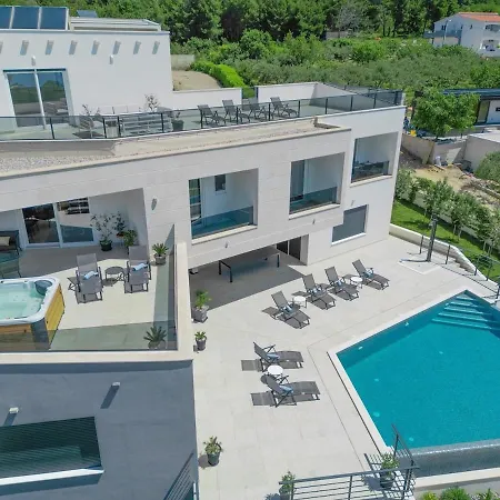 Luxury With Pool 아파트 Kaštela