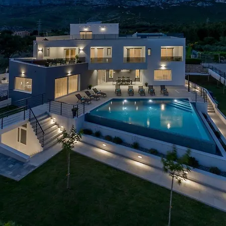 아파트 Luxury With Pool *