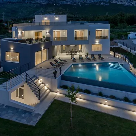 Luxury With Pool 아파트 Kaštela