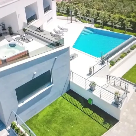 아파트 Luxury With Pool Kaštela