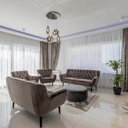Luxury With Pool Apartmán *