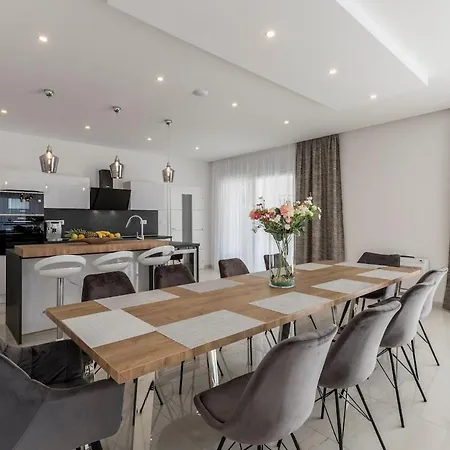 Apartmán Luxury With Pool Kaštela