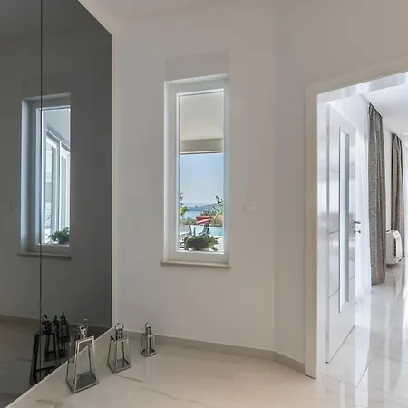 Apartmán Luxury With Pool