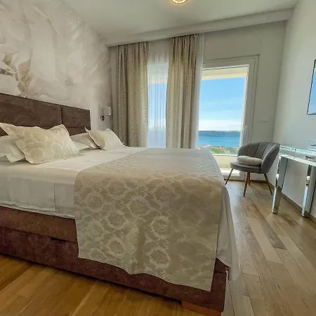 Luxury With Pool Apartmán